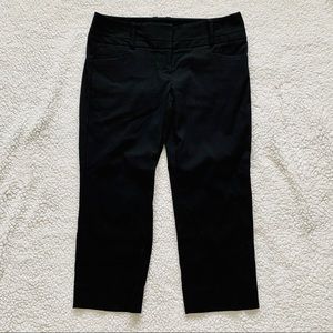 Women’s straight leg black Capri size 6